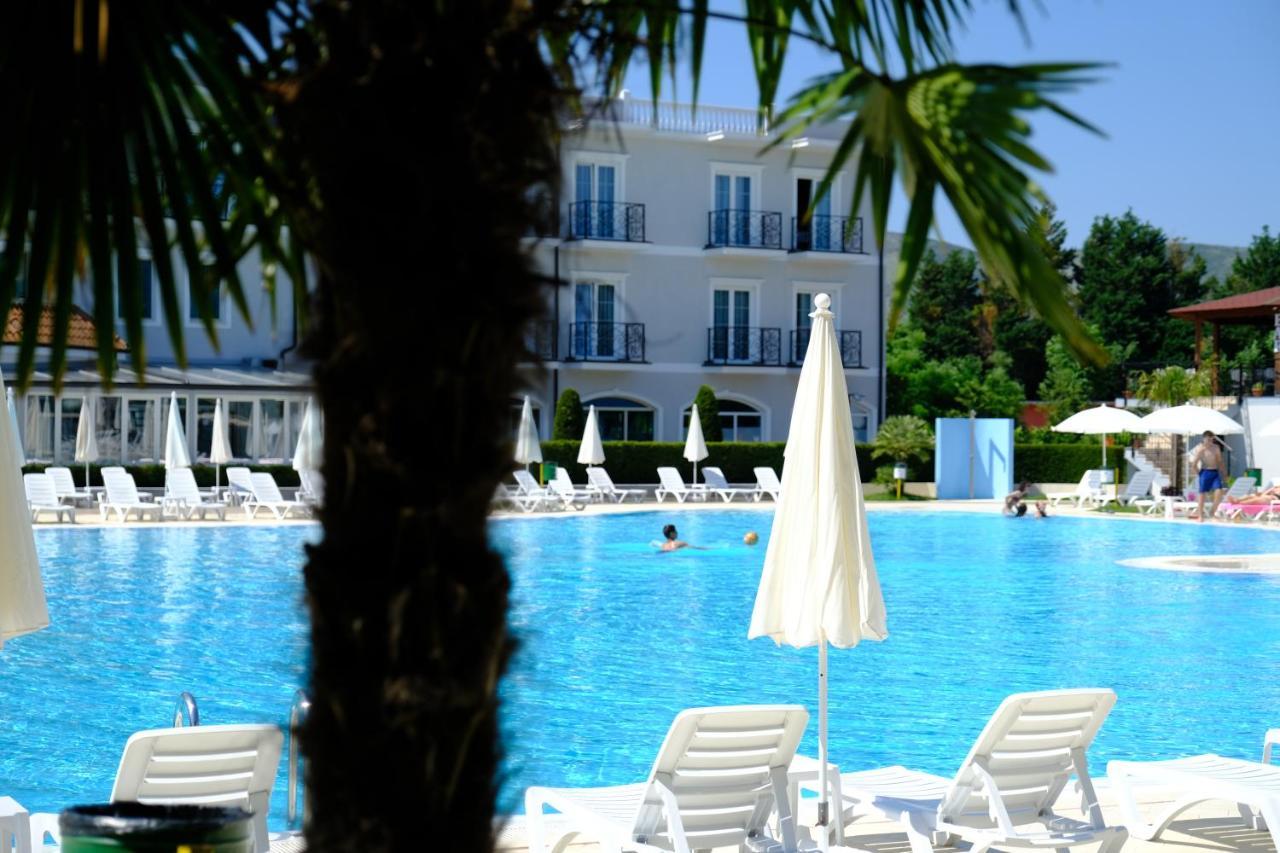 Gardenland Resort Bushat المظهر الخارجي الصورة