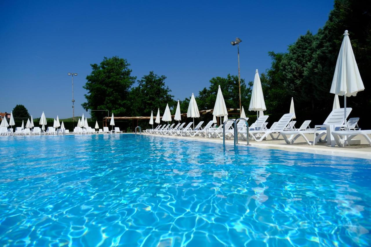 Gardenland Resort Bushat المظهر الخارجي الصورة